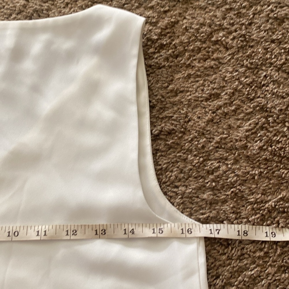 Babaton | White Sleeveless Casual Tank Top - Picture 6 of 7
